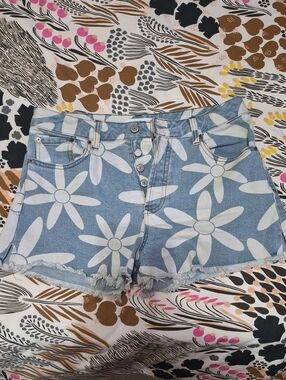Vanilla Star Light Blue Daisy Print Denim Shorts